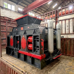 2PGY1208型液压对辊麻豆AV无码设备发货图片