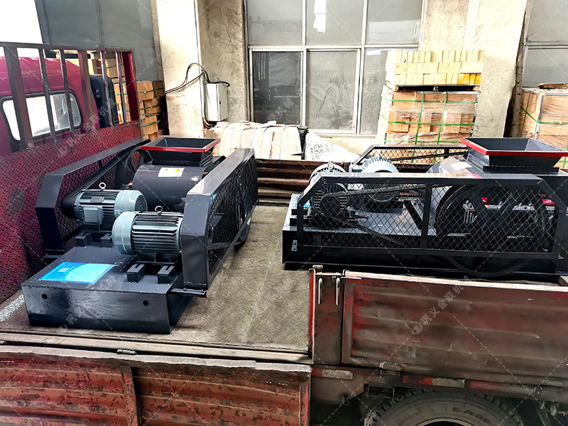 小型对辊麻豆AV无码生产线发货图片