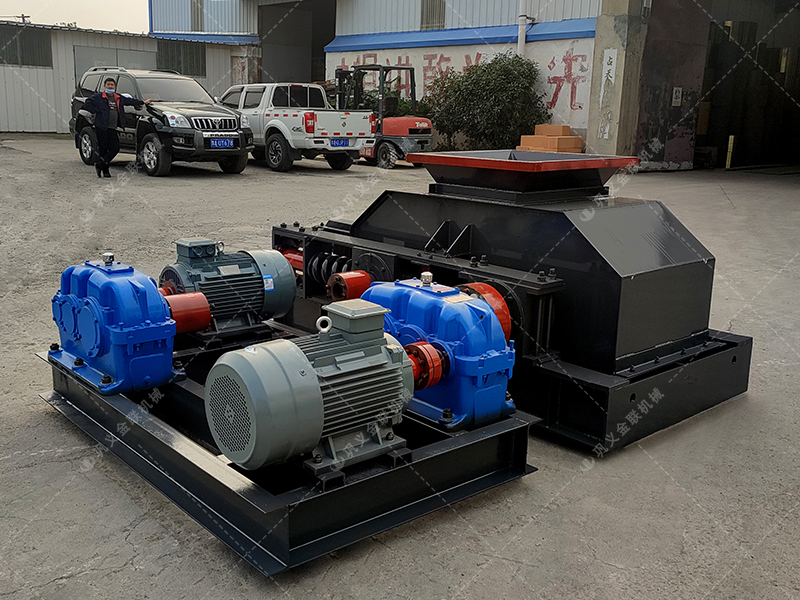 800x600中型对辊制砂机 制砂机设备发货图片