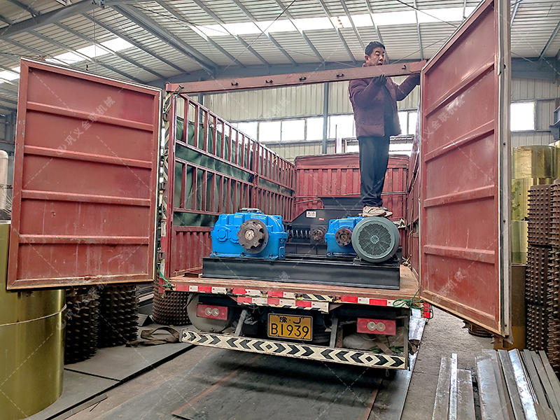 2PGC600X900双齿辊式麻豆AV无码发往青海