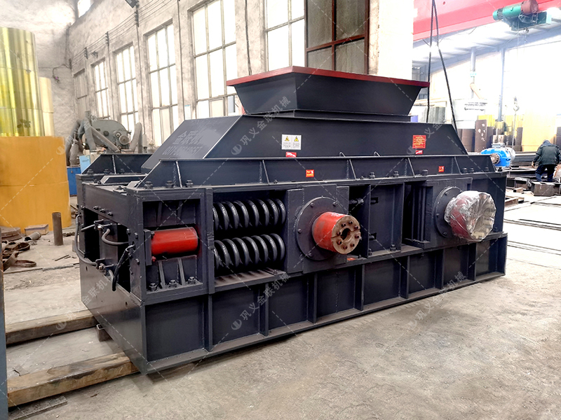 处理矿山废石料用1510型对辊制砂机产能如何？