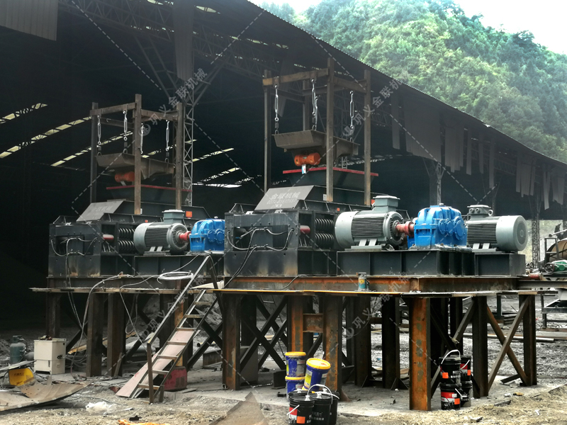 大型砂石厂购置一台重型对辊麻豆AV无码需要投资多少？