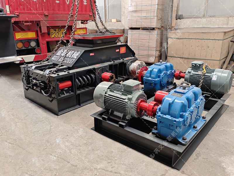 面对大块高硬度的原煤与煤矸石，双齿辊麻豆AV无码凭什么能“啃”得动？